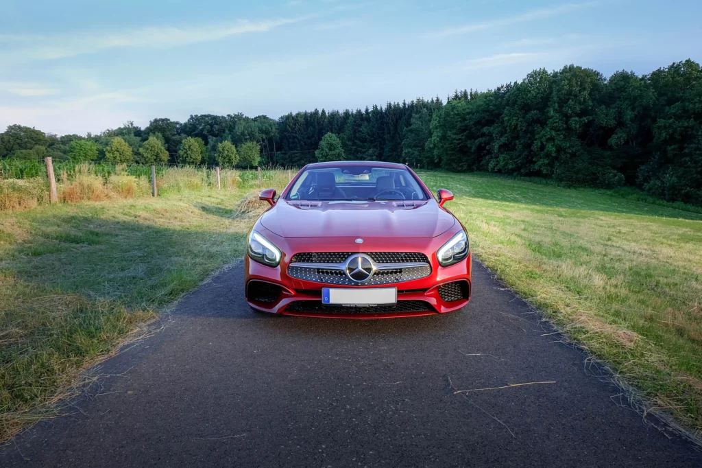 Mercedes Benz Sl 500 in Hyazinthrot Metallic